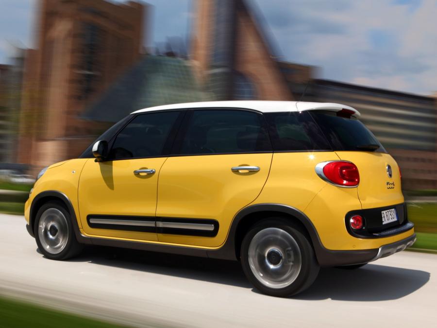  Fiat 500L Trekking 2013 года  (фото 19 из 22)